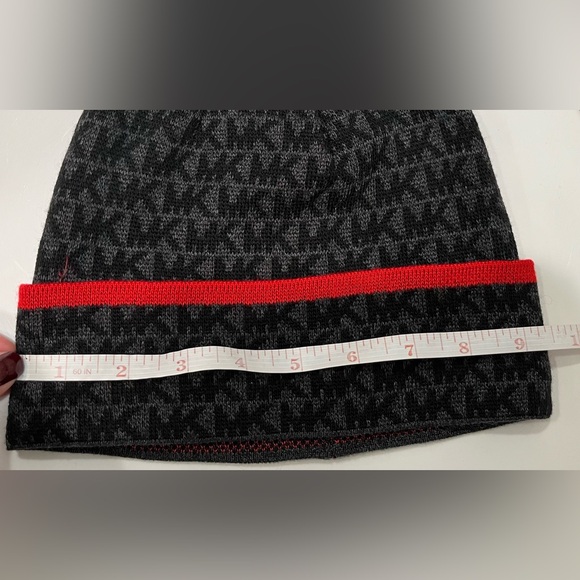 Michael Kors monogram beanie - Picture 3 of 5